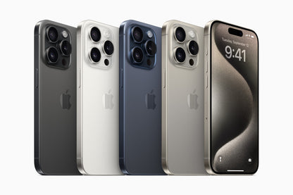 Apple iPhone 15 Pro nei colori Titanio Nero, Bianco, Blu e Naturale
